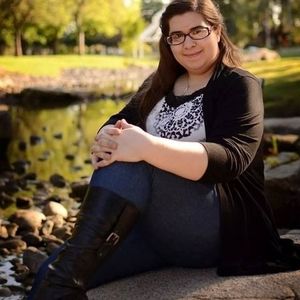 Meet your Posher, Courtney